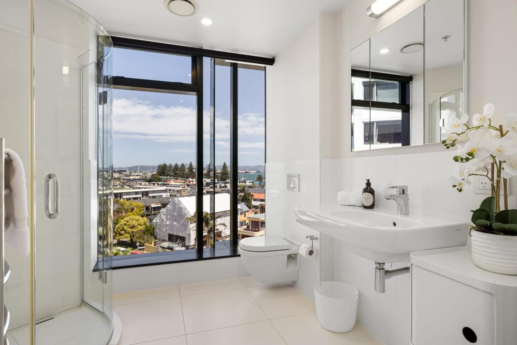 Luxury Ocean & Harbour Views - Heated Pool, Main Beach & Gym Mount Maunganui Εξωτερικό φωτογραφία